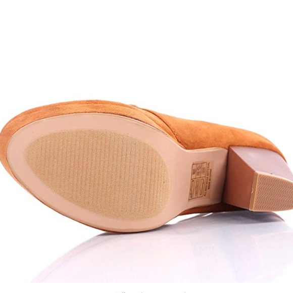 NWOT Bella Marie Chunky High Heel Lace Up Suede - Picture 4 of 5